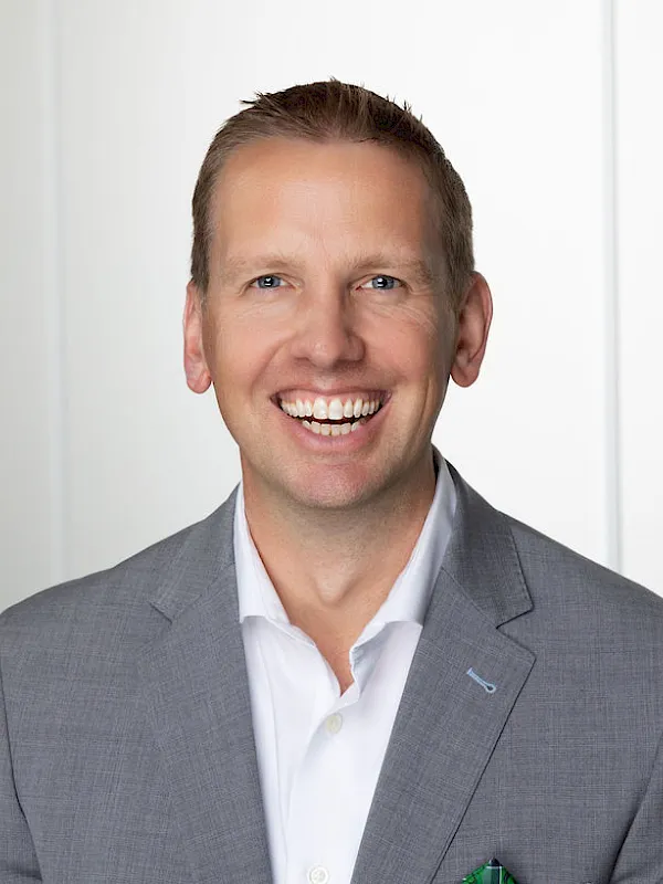 ryan_mills_headshot